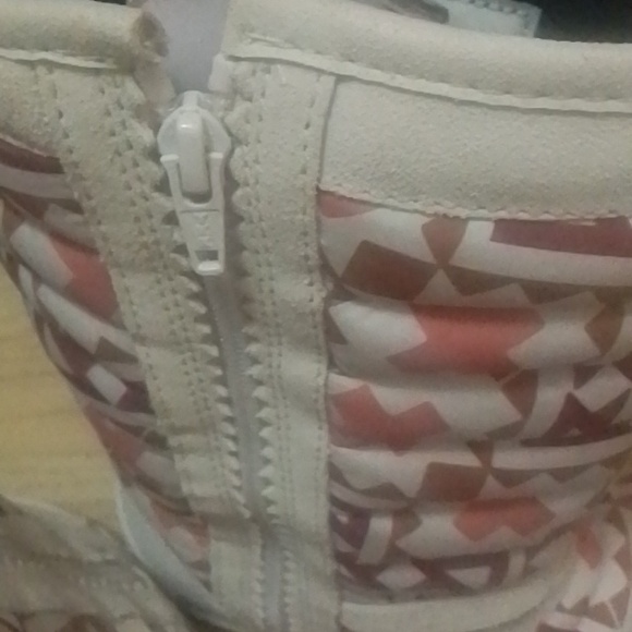 Manitoba Mukluks Waterproof Woodland Boots - Picture 7 of 7